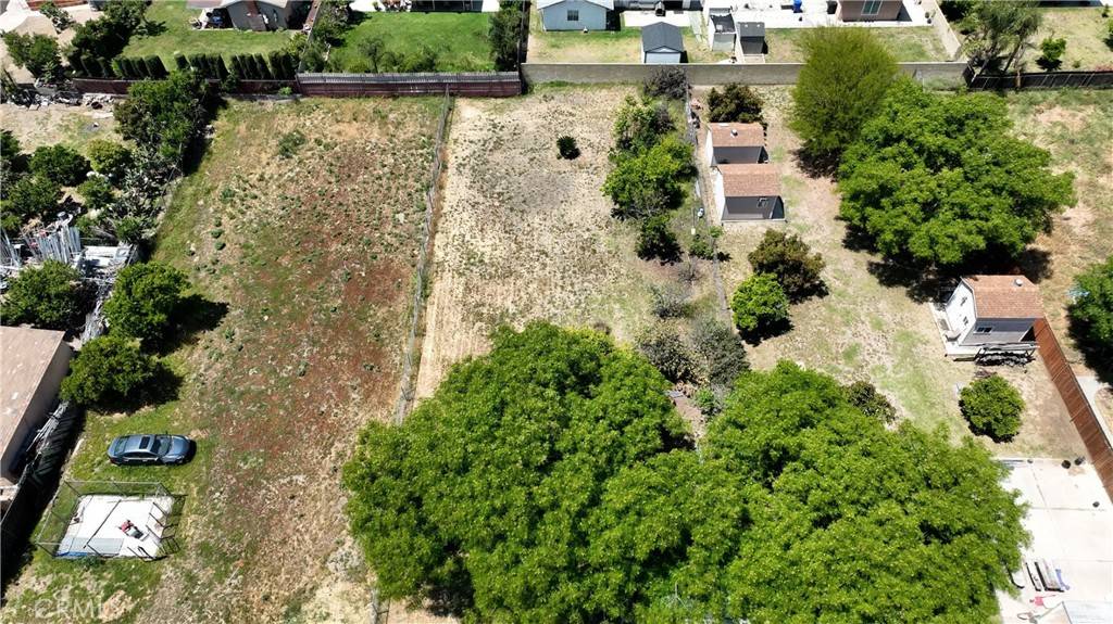 Fontana, CA 92335,9852 Palmetto AVE