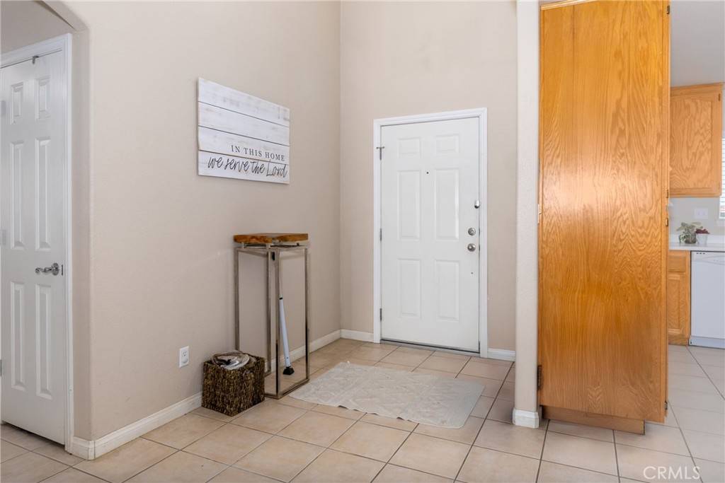 Victorville, CA 92395,15673 Kingswood DR