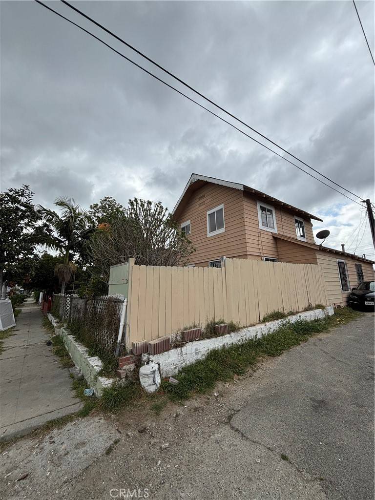 Los Angeles, CA 90011,632 E 45th ST