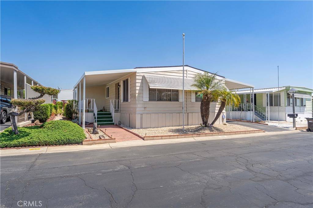 La Verne, CA 91750,4095 Fruit #608
