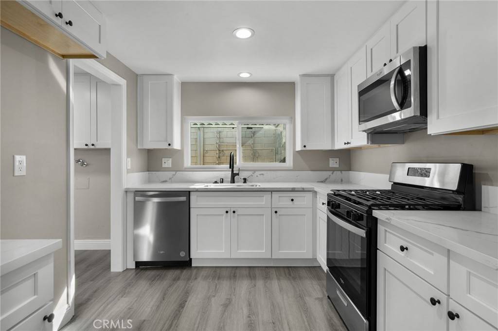 Redlands, CA 92373,725 Robinhood LN