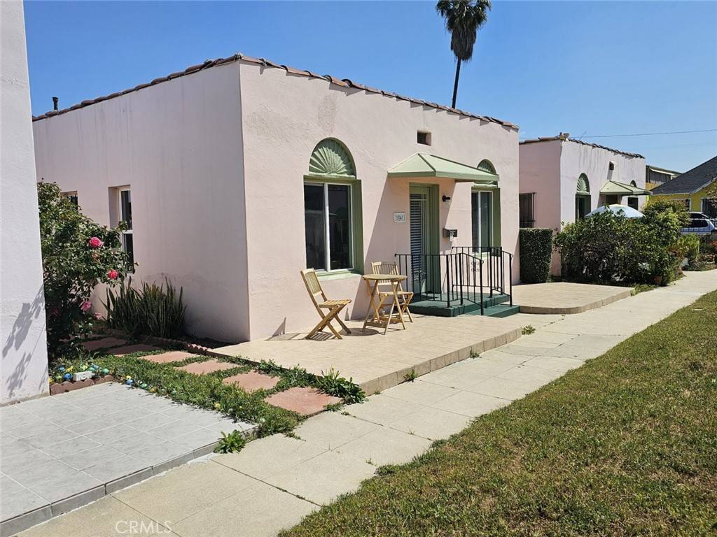 Los Angeles, CA 90029,1041 N Normandie AVE