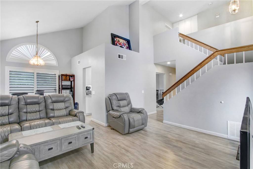 Perris, CA 92571,317 Aurora DR