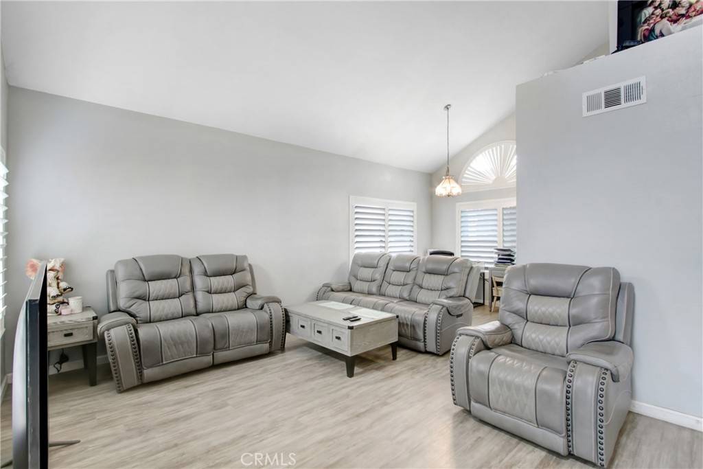 Perris, CA 92571,317 Aurora DR
