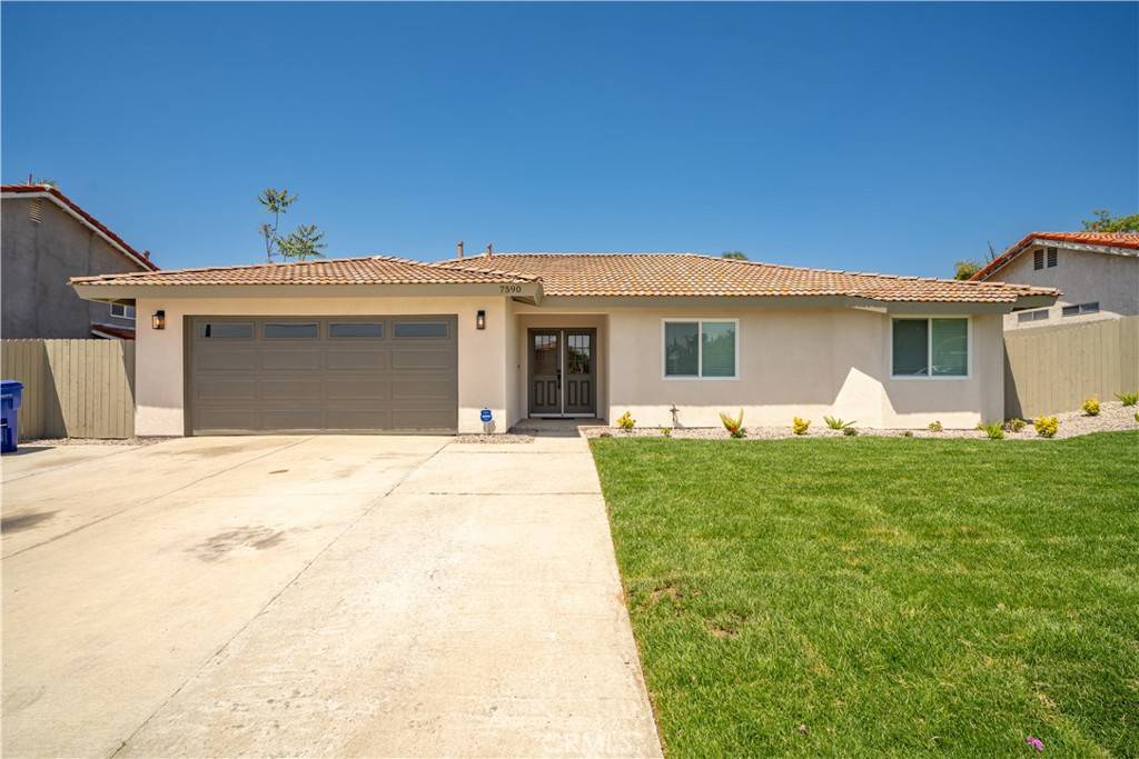 Fontana, CA 92336,7590 Palmetto AVE