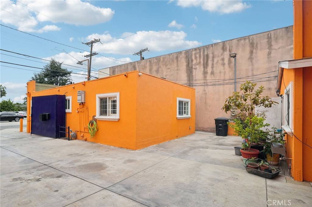 South Gate, CA 90280,10240 Atlantic AVE