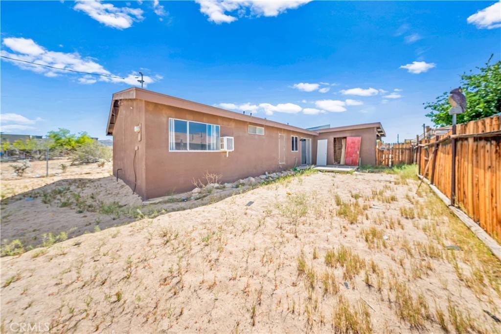 Joshua Tree, CA 92252,6427 Mountain View ST