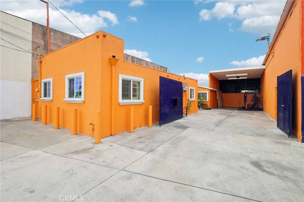 South Gate, CA 90280,10240 Atlantic AVE