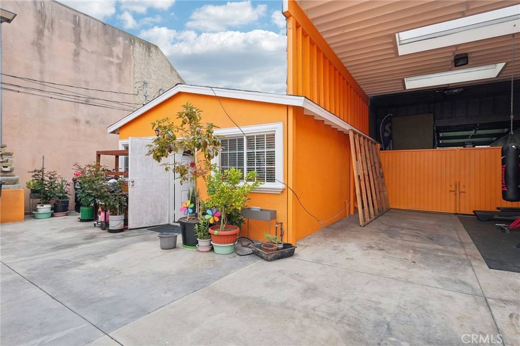 South Gate, CA 90280,10240 Atlantic AVE