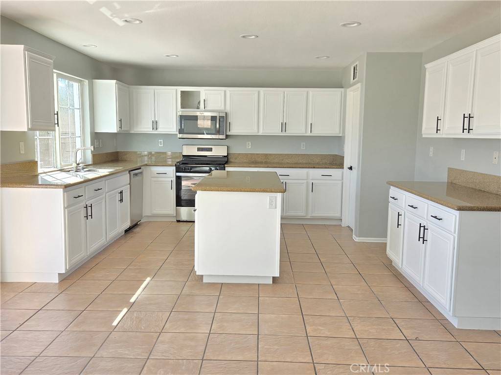 Palmdale, CA 93550,36462 florence ct