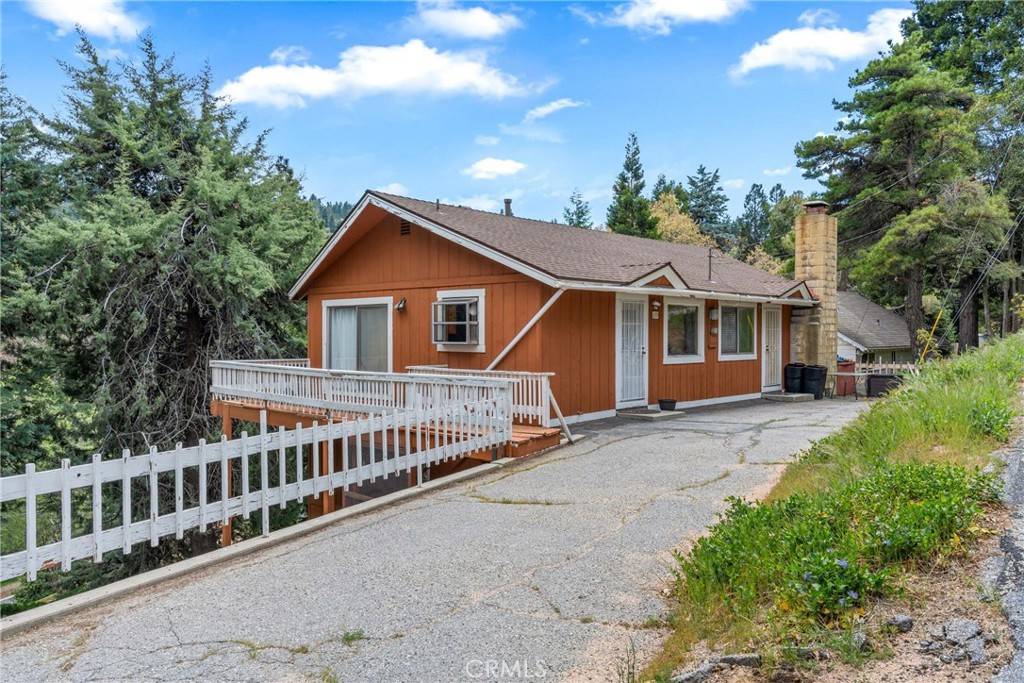 Crestline, CA 92325,469 Dorn DR
