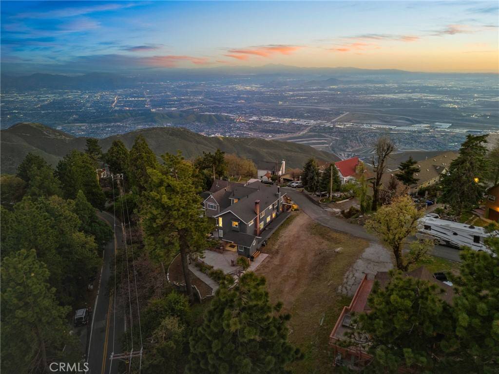Crestline, CA 92325,1015 Summit DR