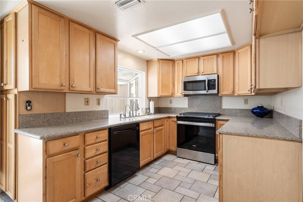 San Dimas, CA 91773,324 Kelsey RD