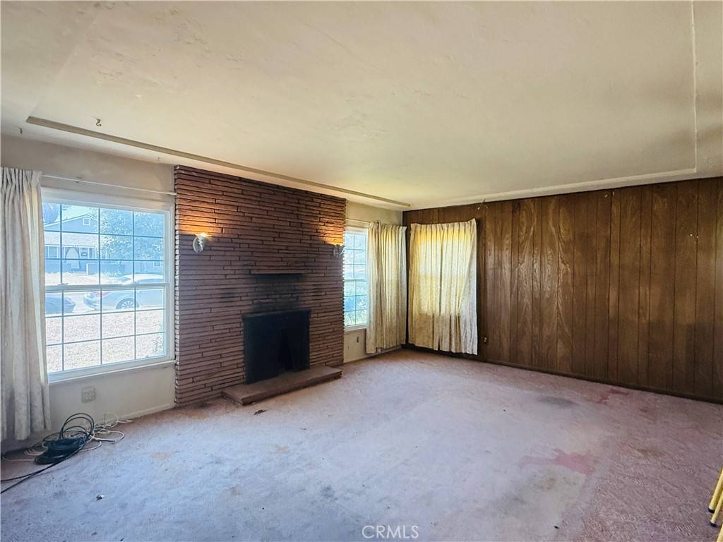 Colton, CA 92324,892 Valencia DR
