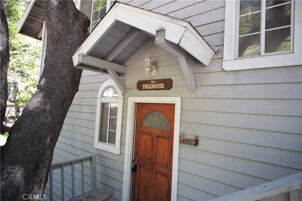 Crestline, CA 92325,319 Dorn DR