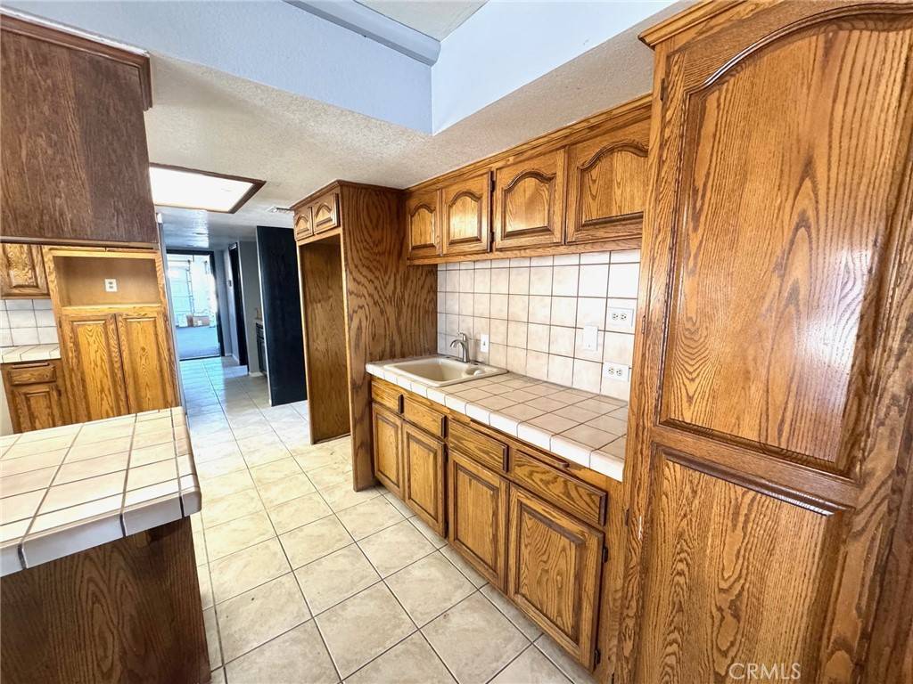 23120 Chia RD Apple Valley, CA 92308