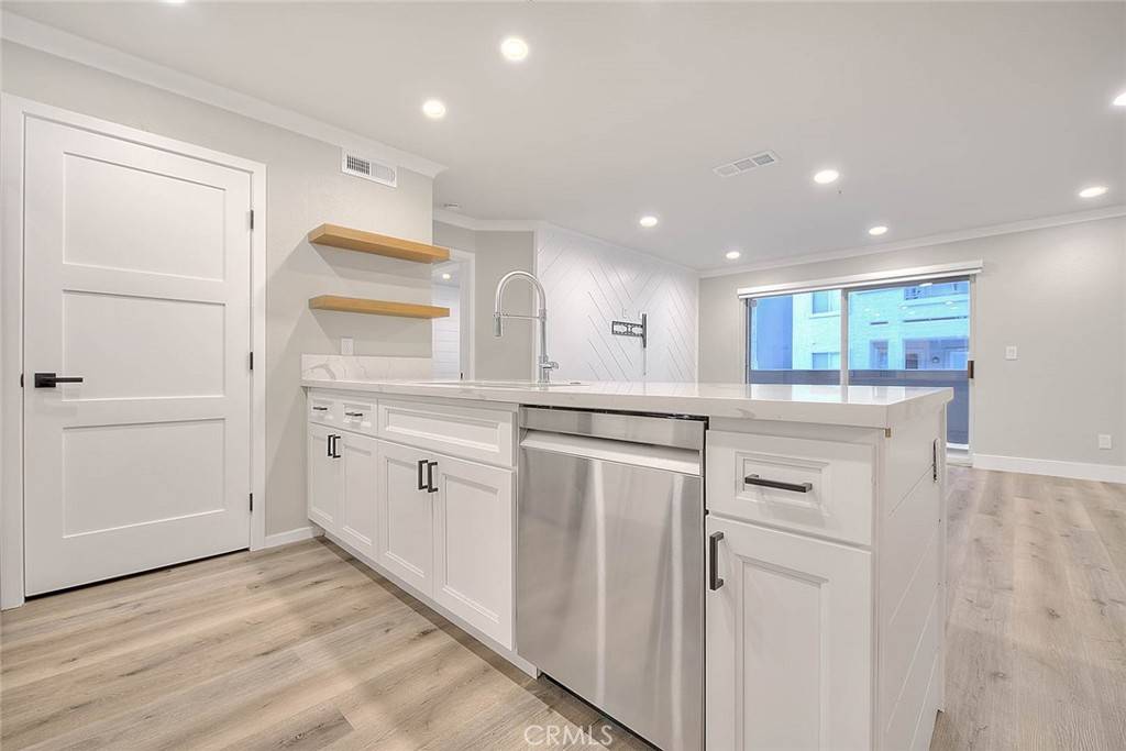 Corona, CA 92879,2040 Las Colinas CIR #104