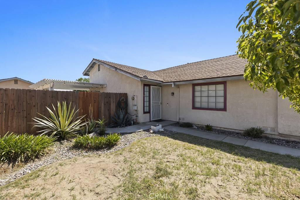 Fontana, CA 92336,16251 Malaga ST
