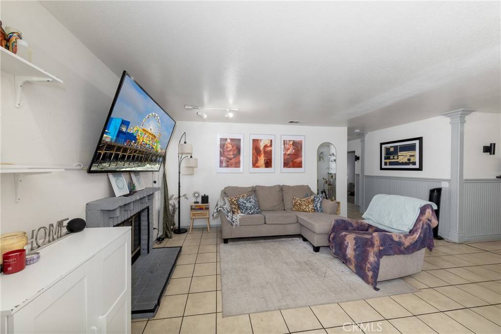 Adelanto, CA 92301,10462 Kemper AVE
