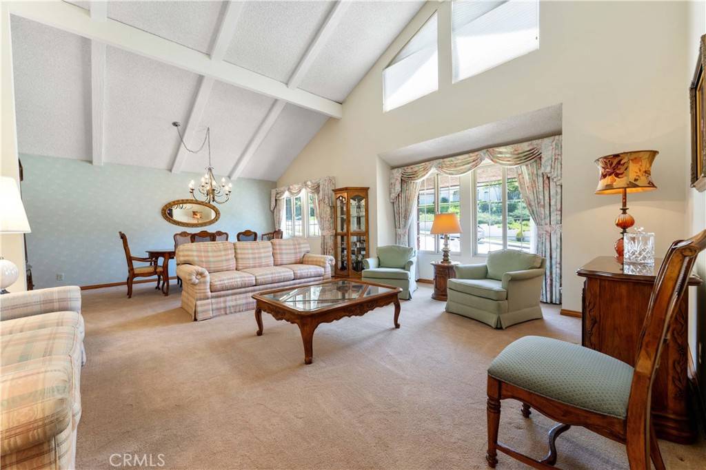 Glendora, CA 91740,725 Beaverbrook LN