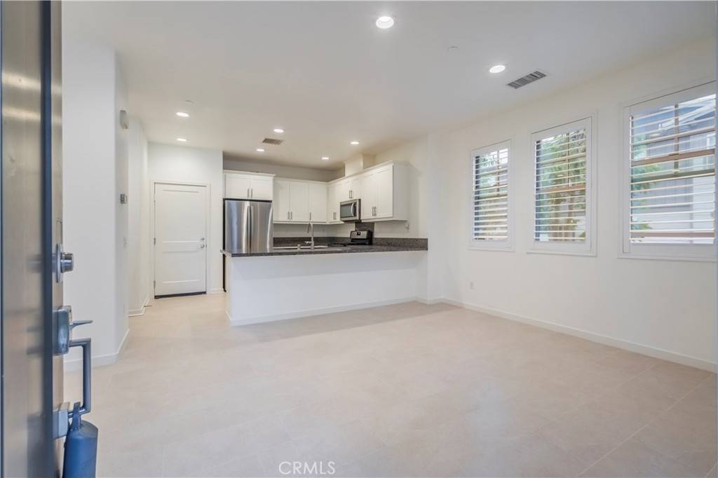 Claremont, CA 91711,556 W Baseline RD