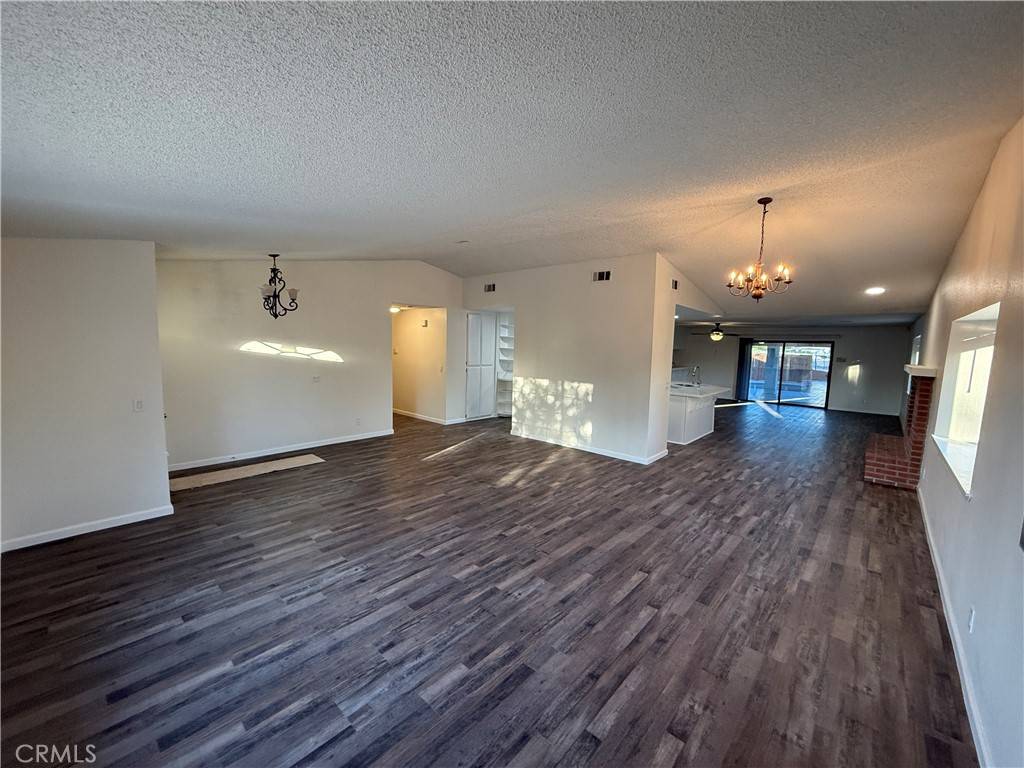 Apple Valley, CA 92307,15332 Tuscola RD