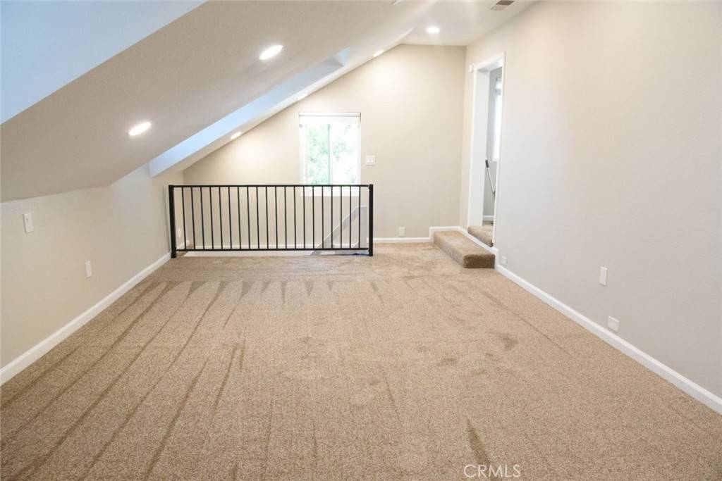 Crestline, CA 92325,983 Venus WAY
