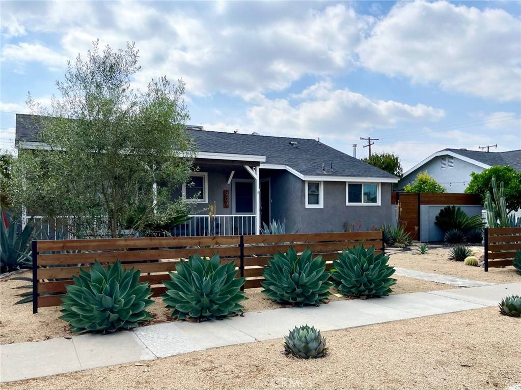 Fullerton, CA 92833,907 S Pine DR
