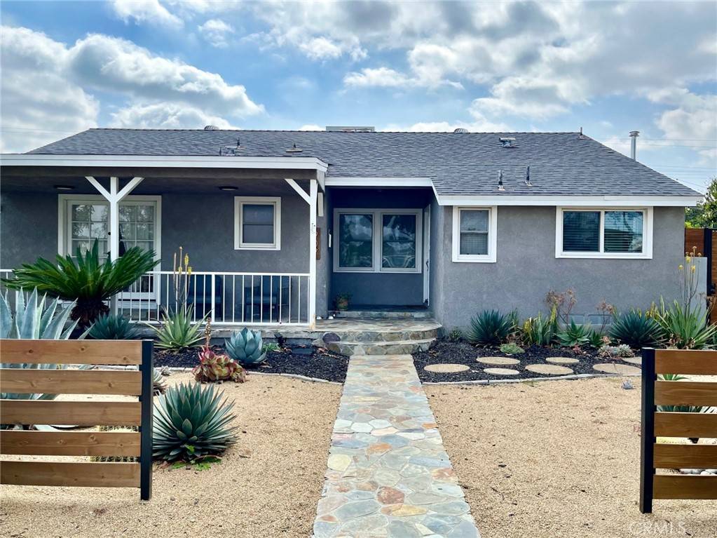 Fullerton, CA 92833,907 S Pine DR
