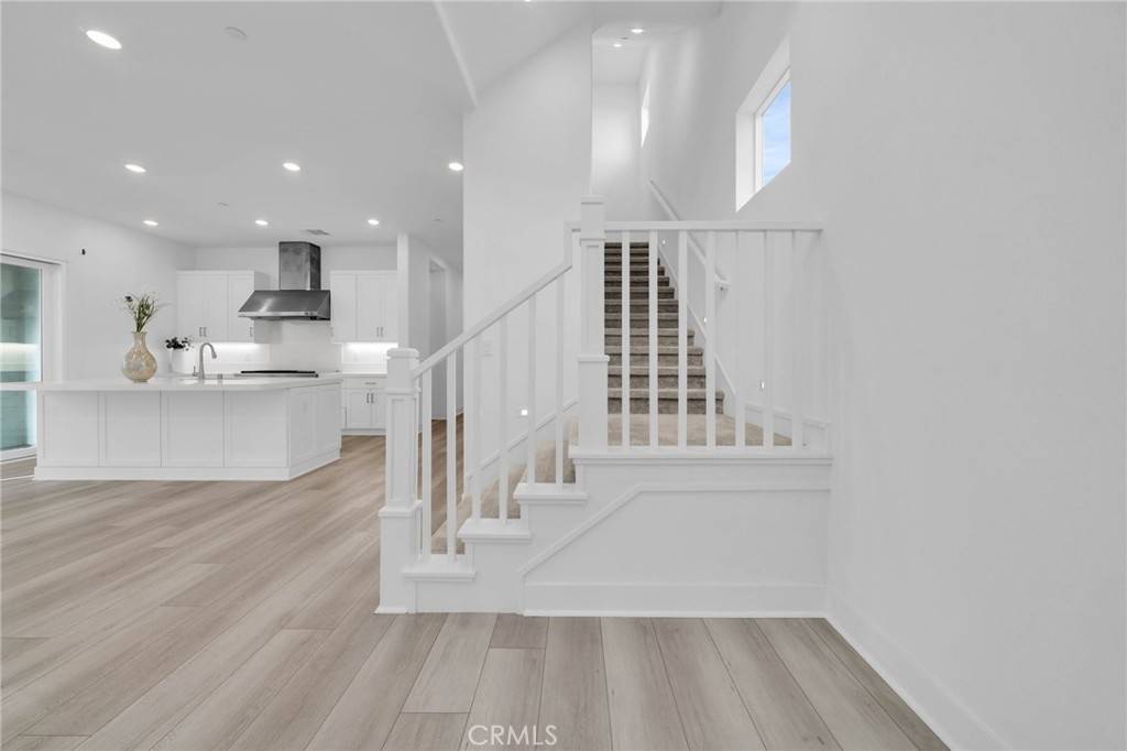 Valencia, CA 91381,27216 Coyote Bush CT