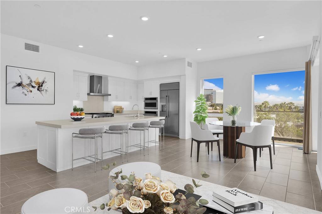 Irvine, CA 92612,3415 Rivington