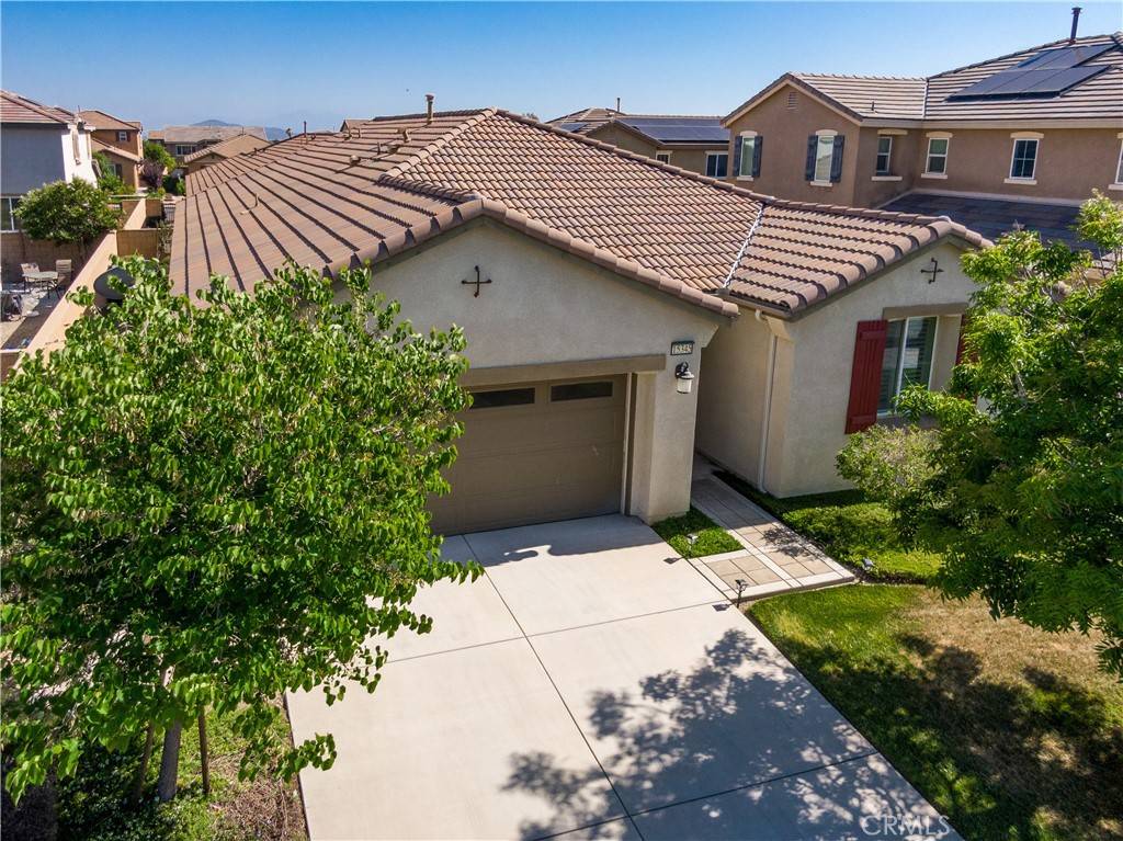 Fontana, CA 92336,15345 Chive LN