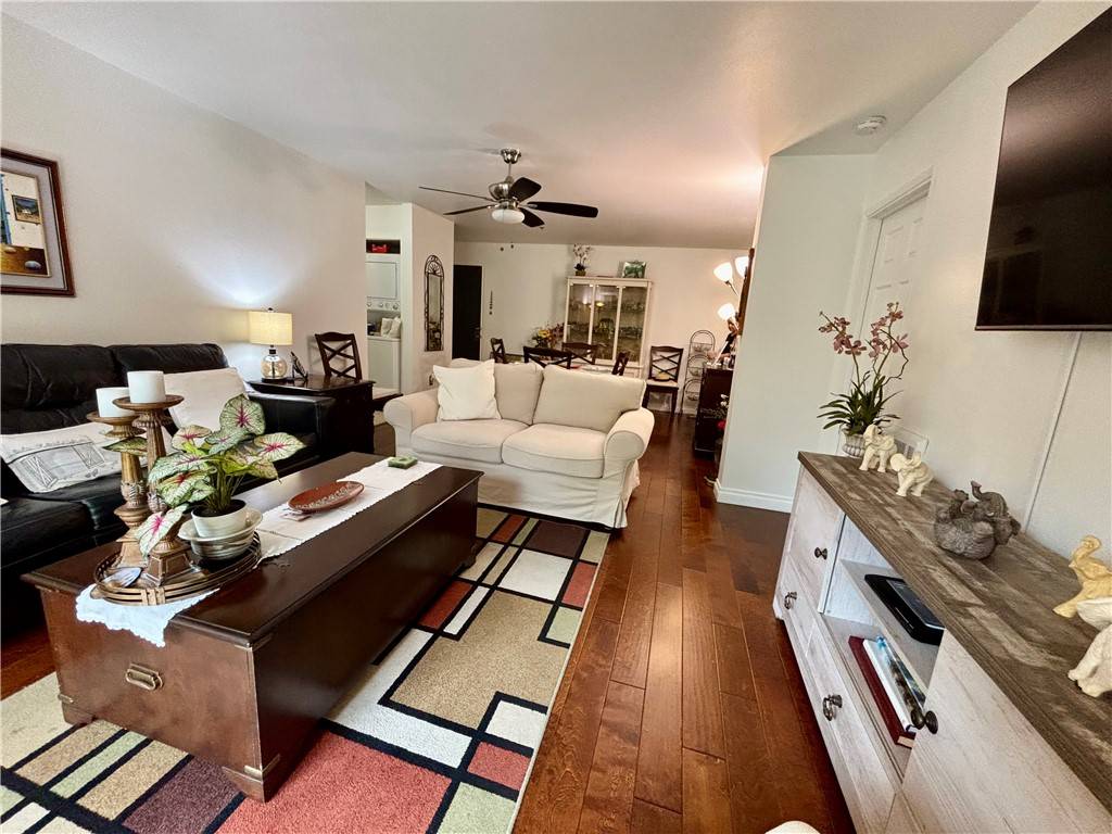 Carlsbad, CA 92009,3513 Caminito Sierra #101