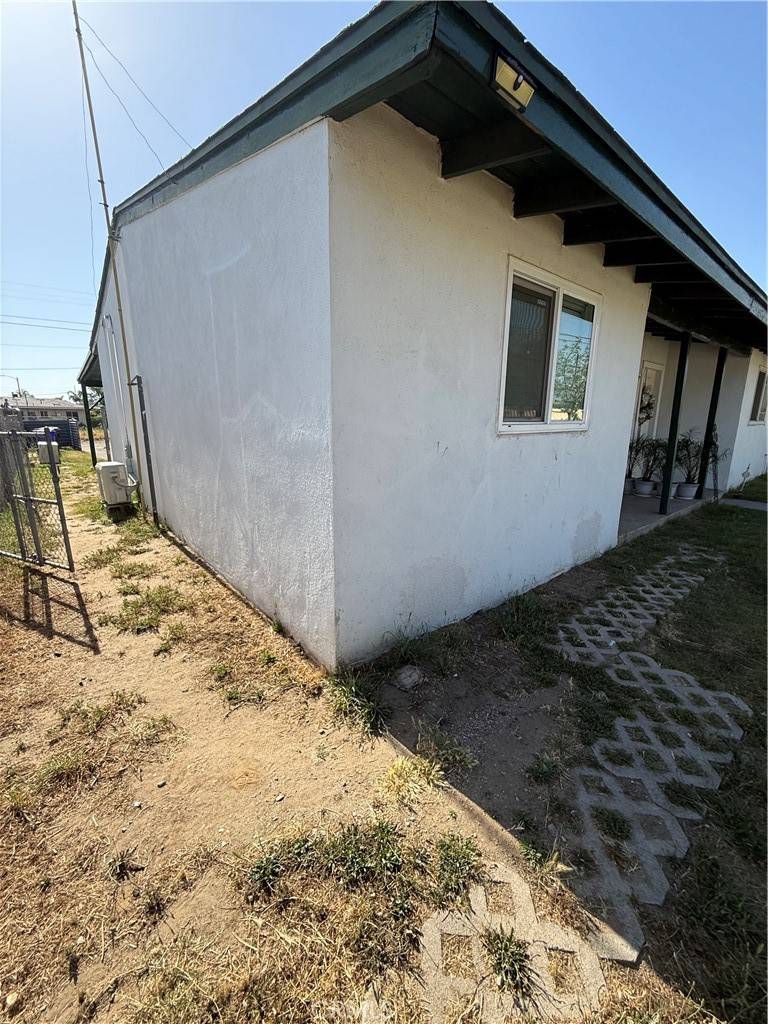 Bloomington, CA 92316,9416 Cedar AVE