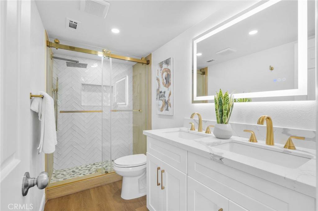 2512 Santa Ana AVE #3 Costa Mesa, CA 92627