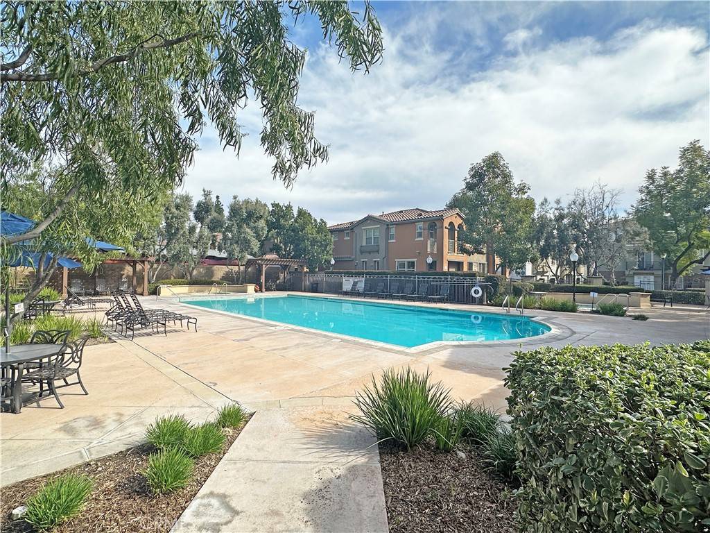 Claremont, CA 91711,606 Asbury DR