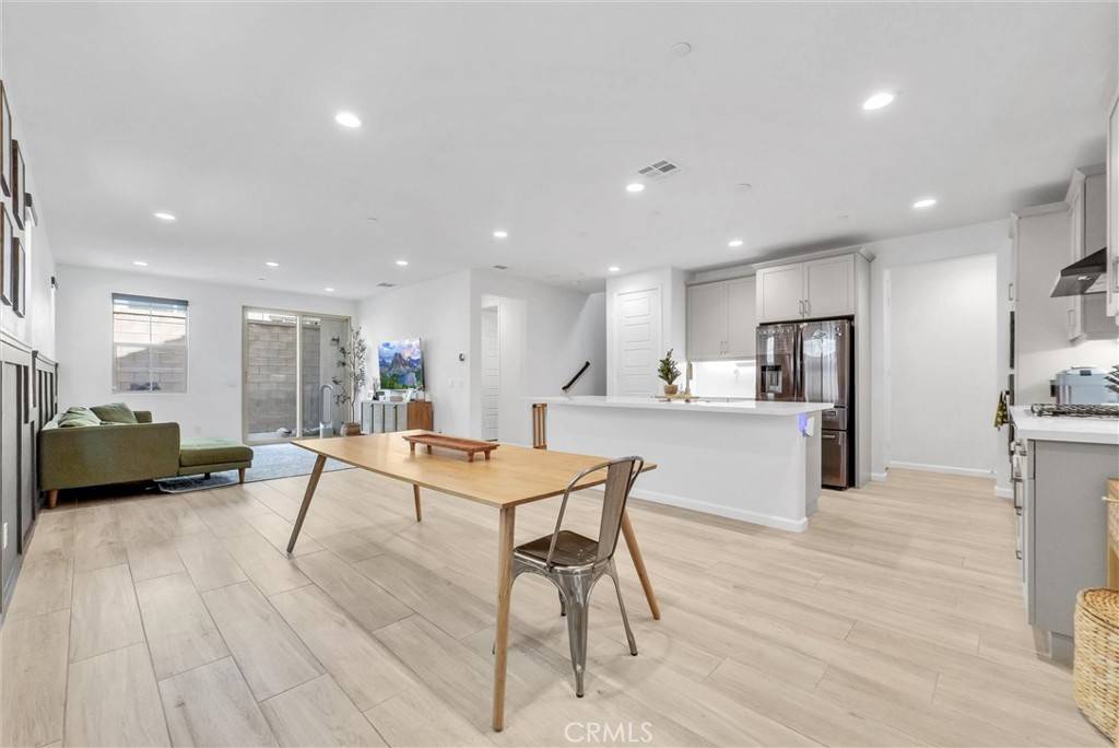 Fontana, CA 92336,5321 Prato LN