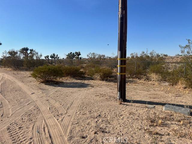 Phelan, CA 92371,5202 La Mesa RD