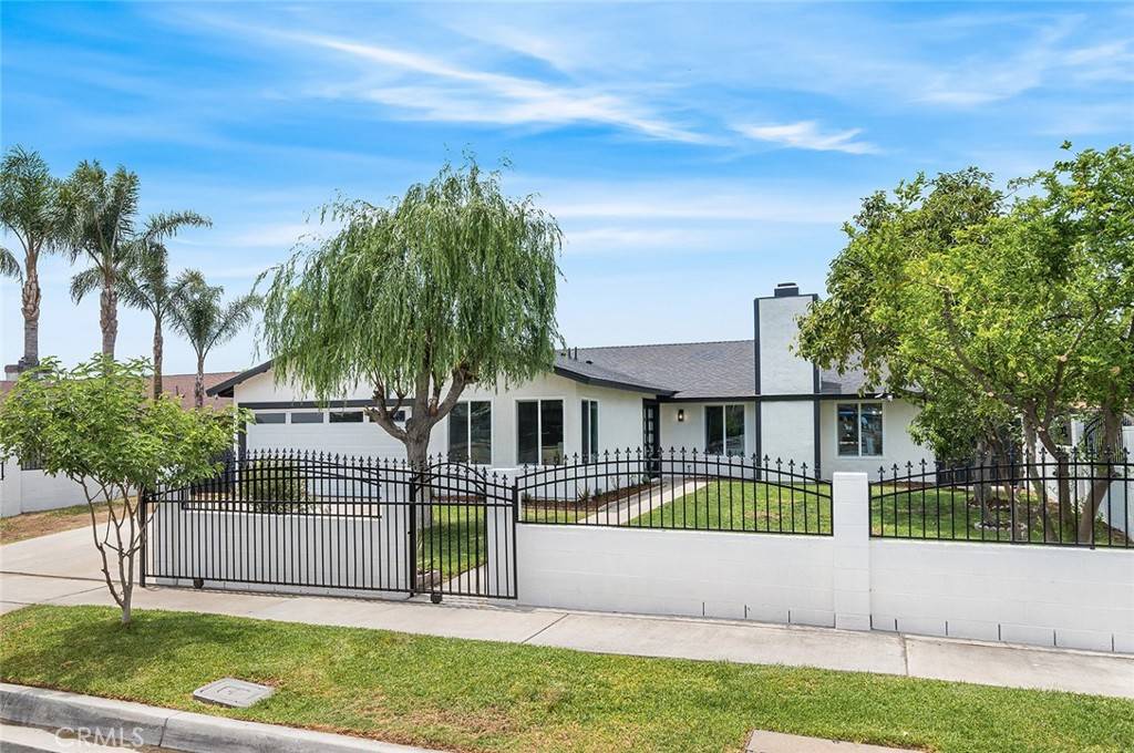 Fontana, CA 92335,9944 Poplar AVE