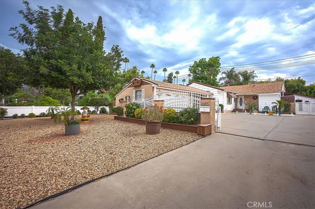 Riverside, CA 92506,5062 Magnolia AVE