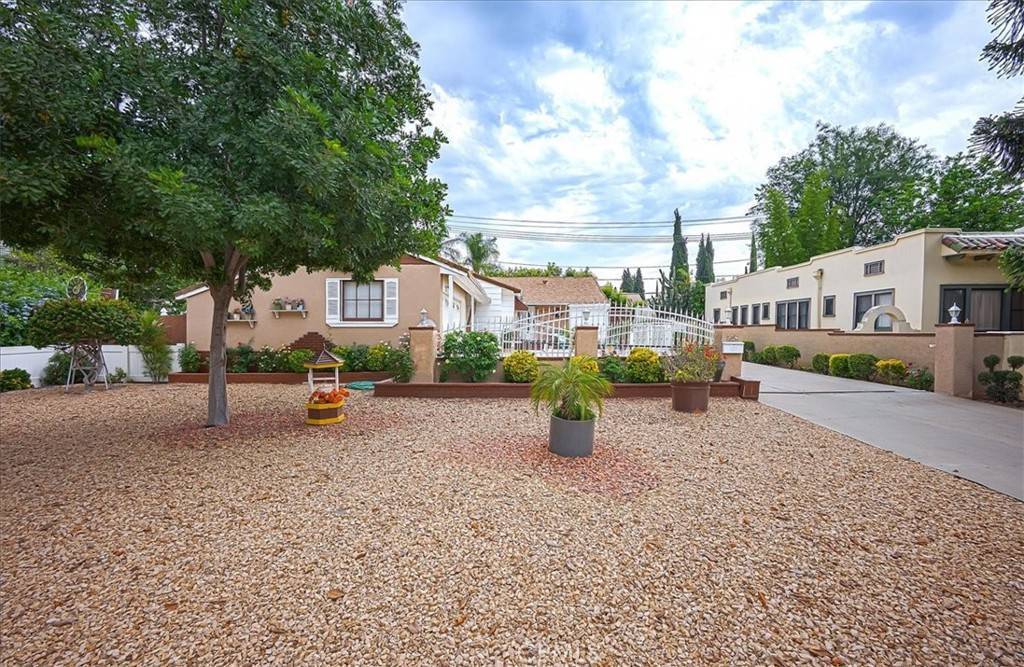 Riverside, CA 92506,5062 Magnolia AVE