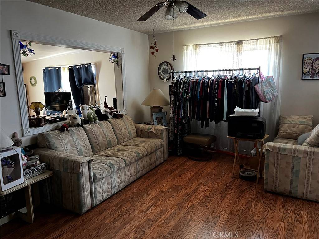 Fontana, CA 92336,7887 Kempster AVE