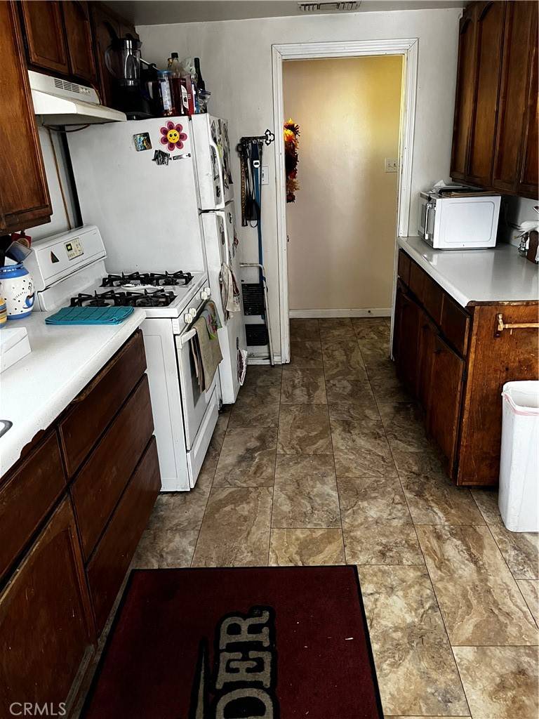 Fontana, CA 92336,7887 Kempster AVE