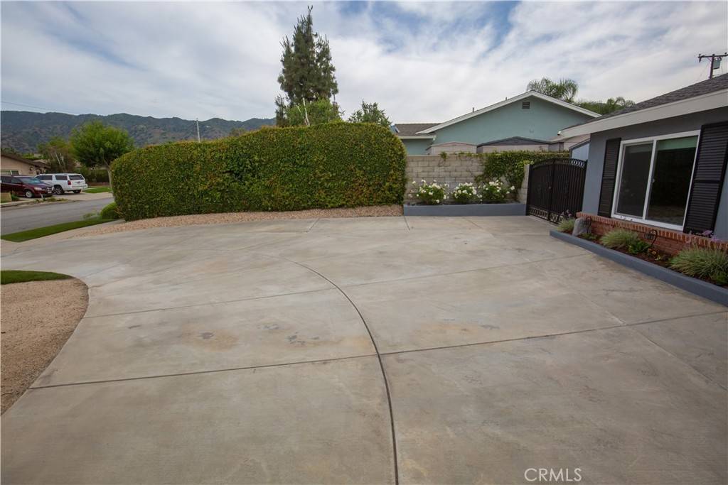 Glendora, CA 91741,572 Willowgrove AVE