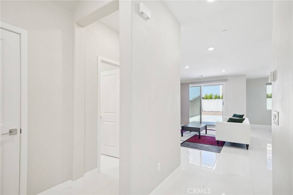 Fontana, CA 92336,16773 Grapefruit LN
