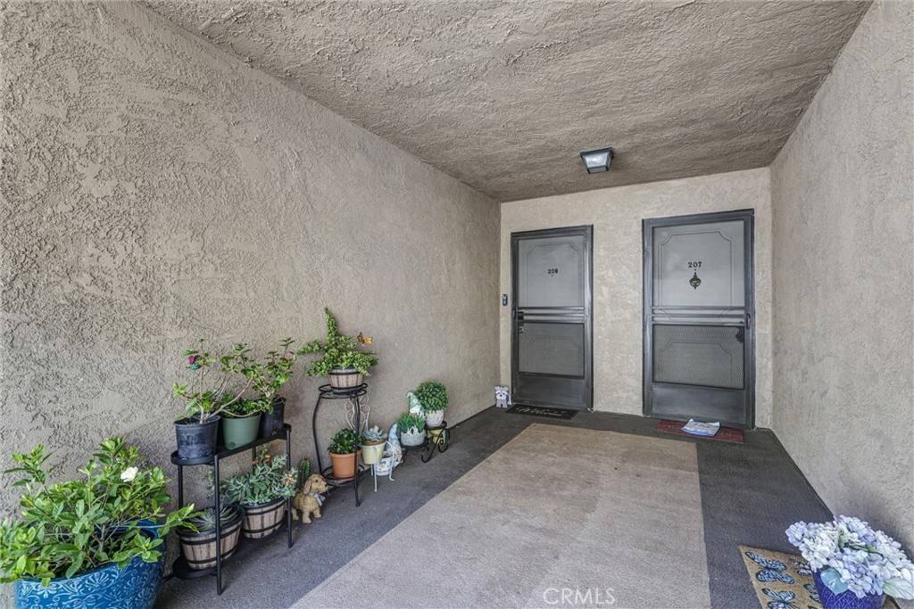 Seal Beach, CA 90740,12400 Montecito RD #208