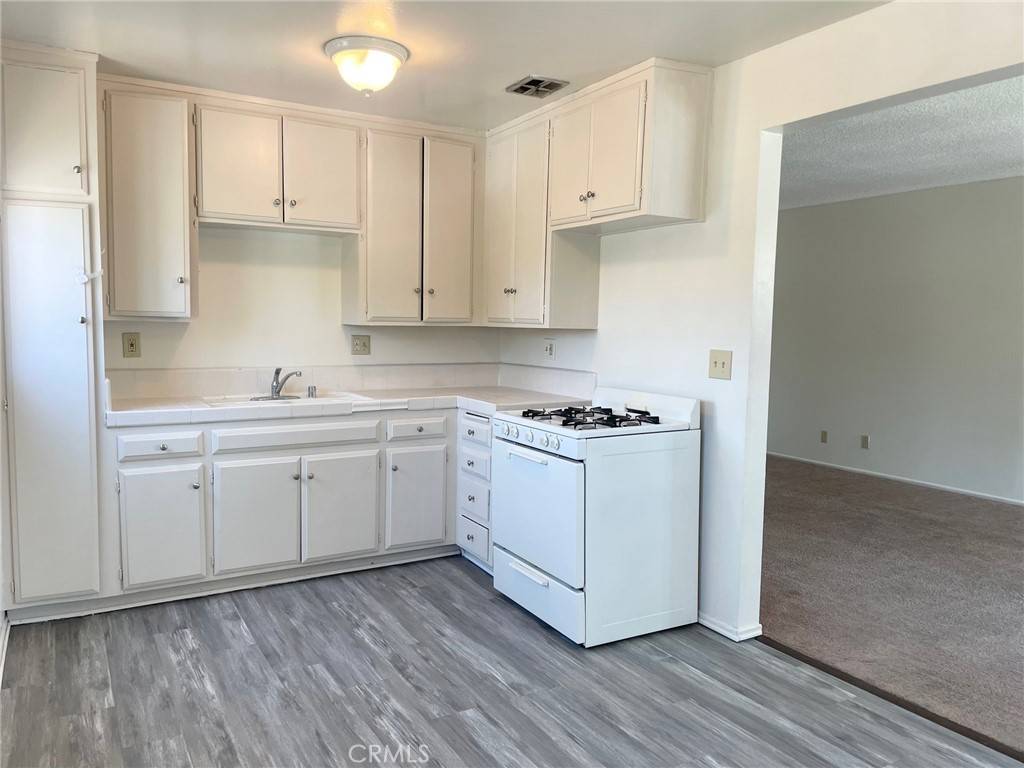 Ontario, CA 91764,1558 N Hope AVE #D