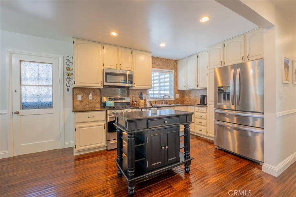 Glendora, CA 91741,311 E Lemon AVE