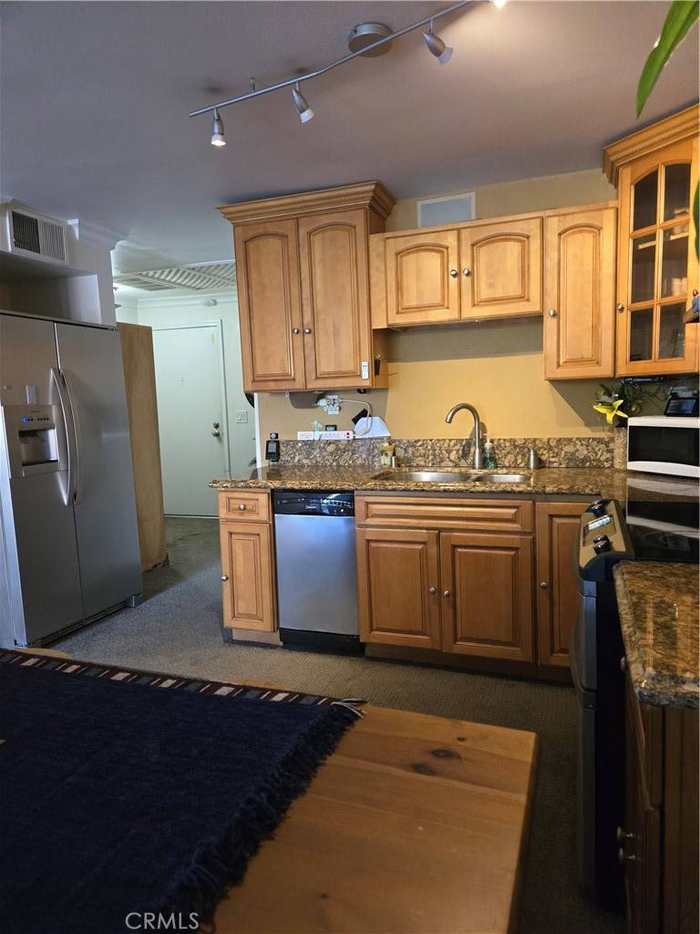 Long Beach, CA 90803,7124 Marina Pacifica DR N