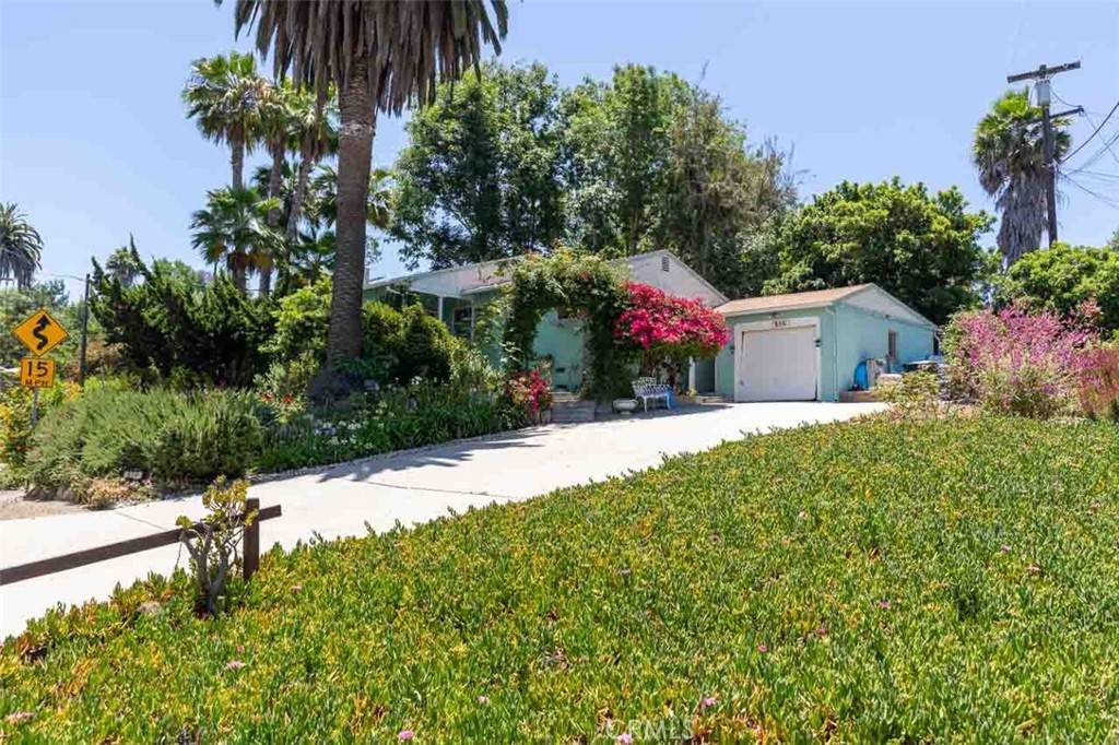 Vista, CA 92083,869 Phillips ST
